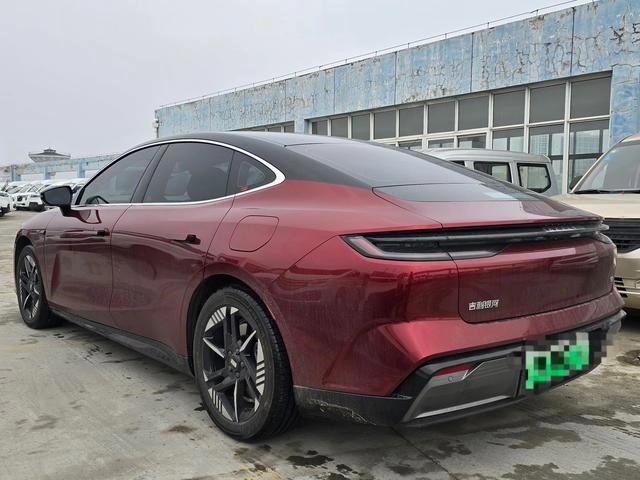 Geely Galaxy E8 2WD Dragon Edition