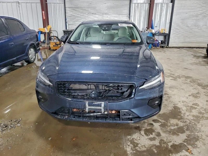 Volvo S60, B5 Momentum