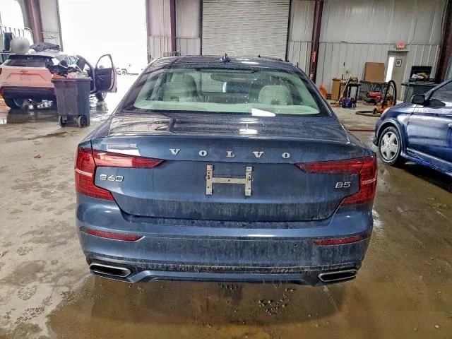Volvo S60, B5 Momentum