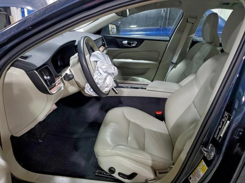 Volvo S60, B5 Momentum