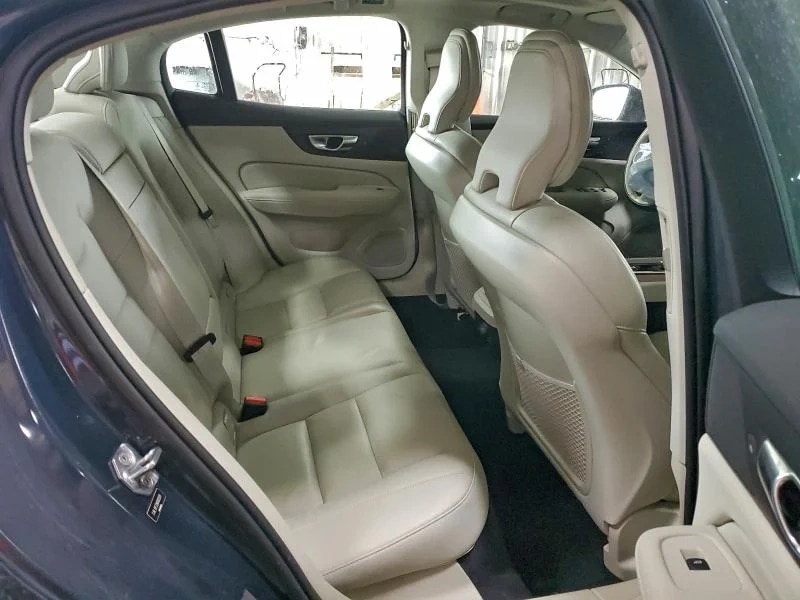 Volvo S60, B5 Momentum