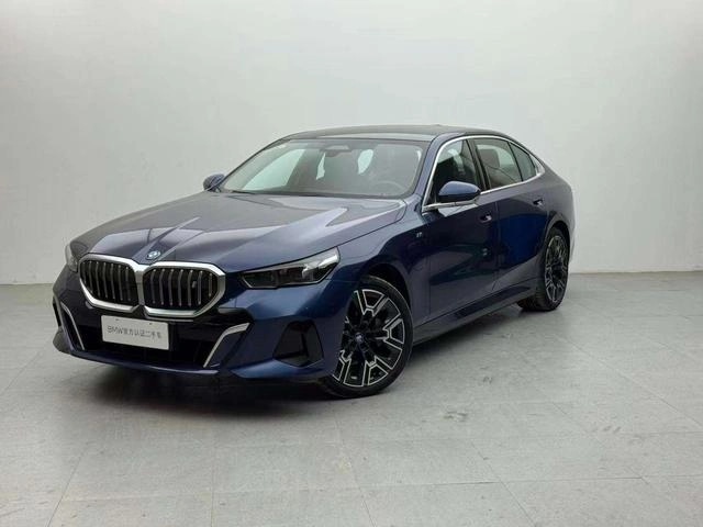 BMW i5 eDrive35L