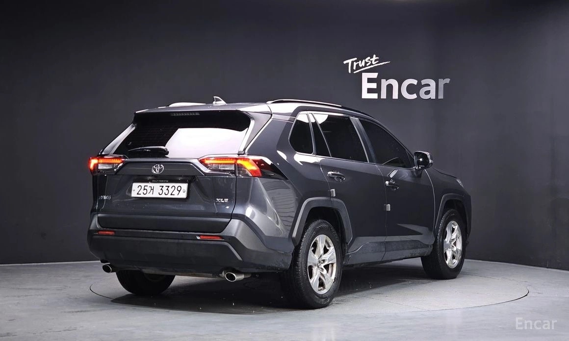 Toyota RAV4 5-поколение 2.5